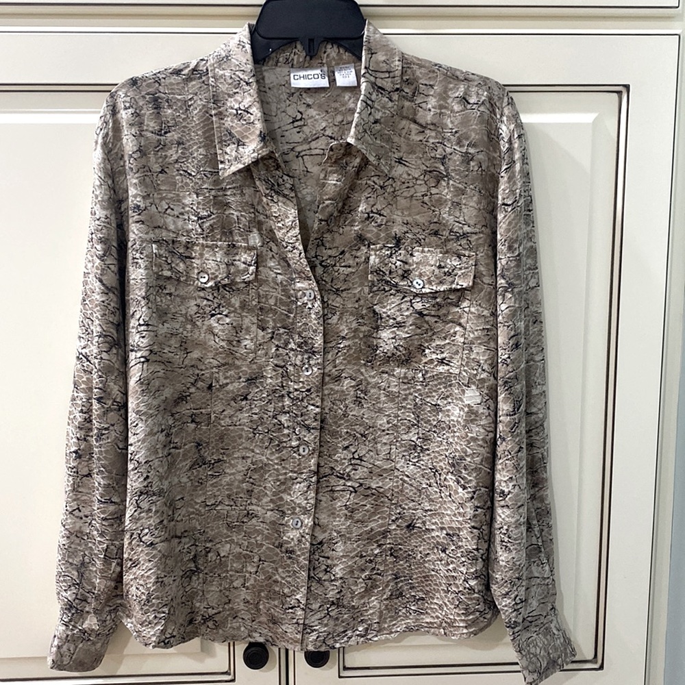 Chico’s Snakeskin Print Button Down Blouse Size 2 US Large Silk Blend